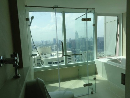 กระจกไม่มีขอบกั้นอาบน้ำ - รับติดตั้งและออกแบบงานกระจกอลูมิเนียม ราคาถูก