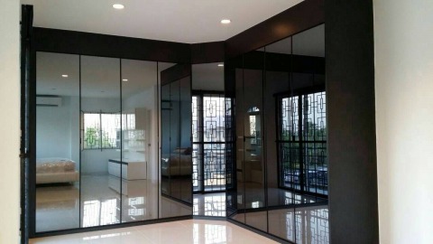 บานเลื่อนกั้นห้อง