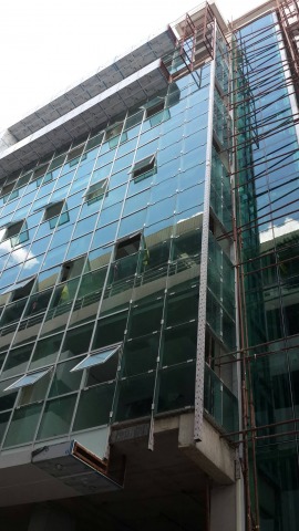 กระจกอลูมิเนียมประดับอาคาร