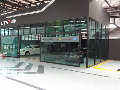 ประตูอัตโนมัติแบบบานไม่มีกรอบ